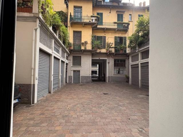 Appartamento in affitto a Municipio 9, Milano
