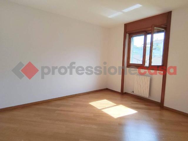 Appartamento in affitto a Municipio 9, Milano