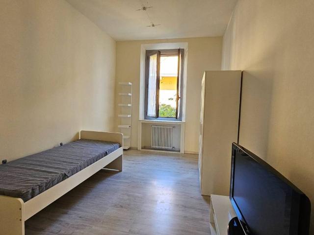 Appartamento in affitto a Ticinese, Milano