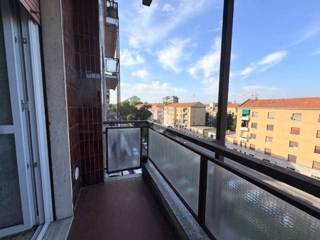 Appartamento in affitto a Municipio 6, Milano