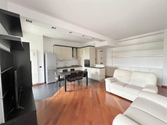 Appartamento in affitto a Bande Nere, Milano