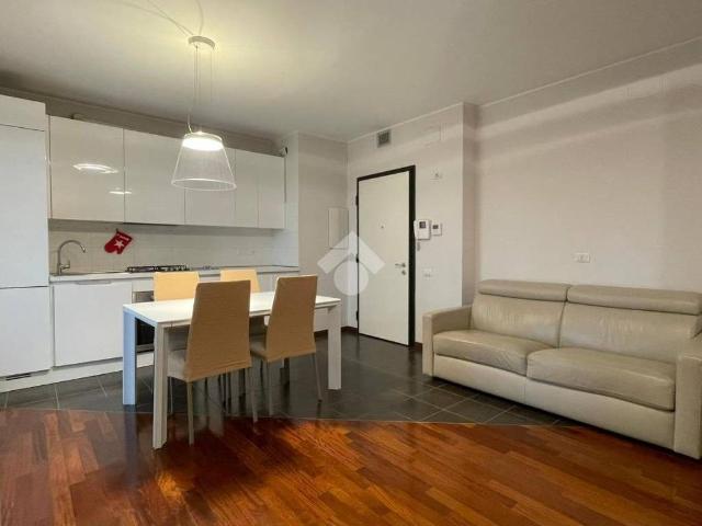 Appartamento in affitto a Municipio 9, Milano