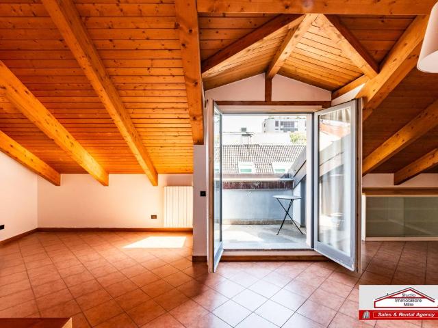 Appartamento in affitto a Centro storico, Milano