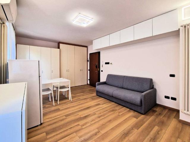 Appartamento in affitto a Porta Volta, Milano