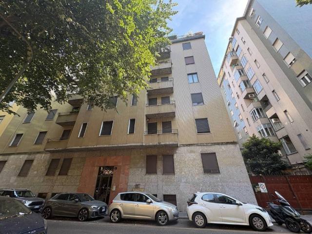 Appartamento in affitto a Municipio 8 di Milano, Milano