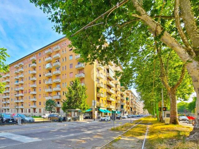 Appartamento in affitto a Municipio 9, Milano