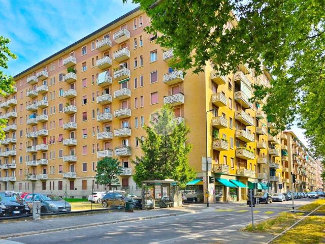 Appartamento in affitto a Municipio 9, Milano
