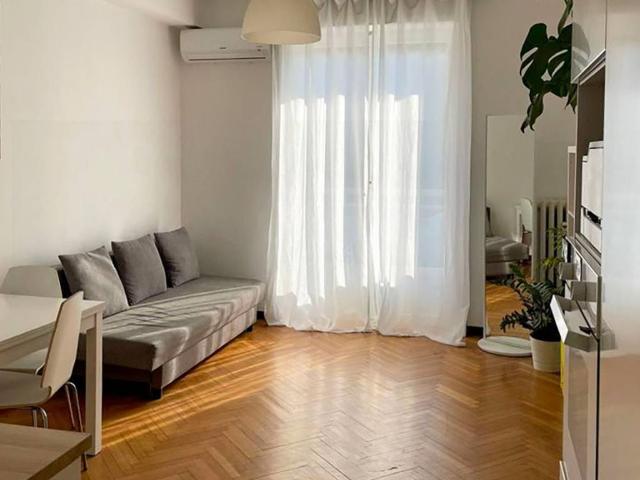 Appartamento in affitto a Municipio 9, Milano