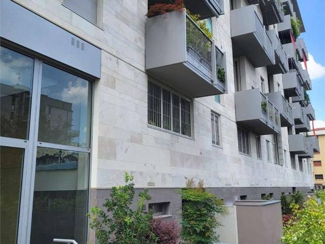 Appartamento in affitto a Municipio 9, Milano