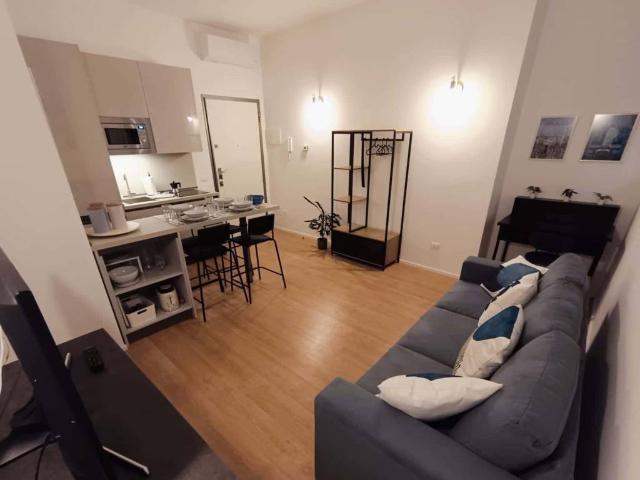 Appartamento in affitto a Municipio 6, Milano