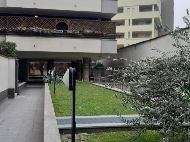 Appartamento in affitto a Municipio 8 di Milano, Milano