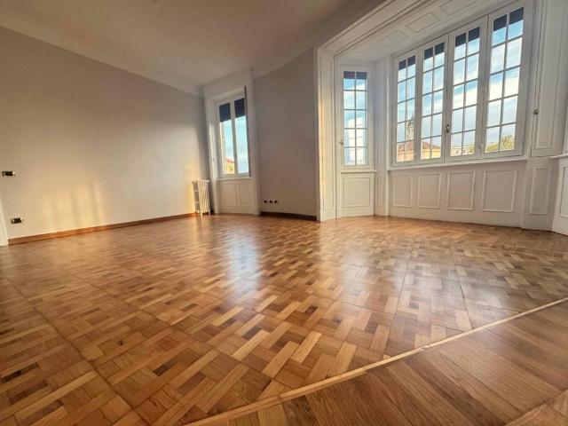 Appartamento in affitto a Centro storico, Milano