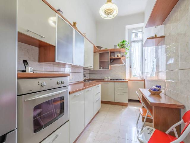 Appartamento in affitto a Municipio 9, Milano