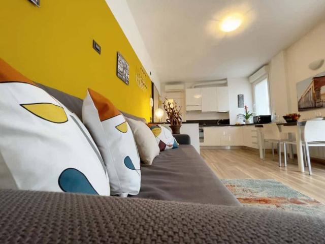 Appartamento in affitto a Municipio 9, Milano