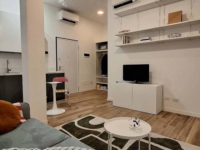 Appartamento in affitto a Municipio 9, Milano