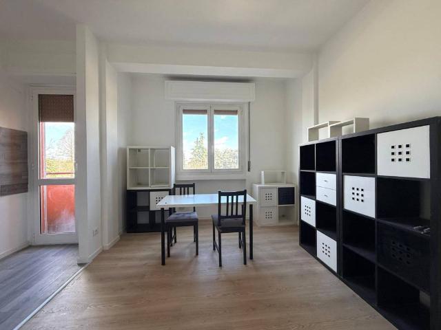 Appartamento in affitto a Municipio 4, Milano