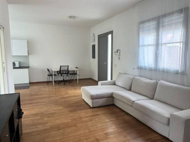 Appartamento in affitto a Municipio 9, Milano