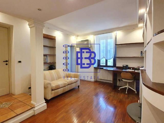 Appartamento in affitto a Ticinese, Milano