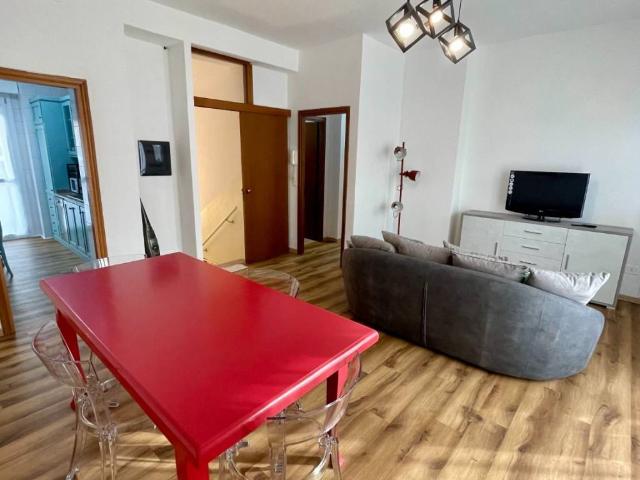 Appartamento in affitto a Municipio 7, Milano