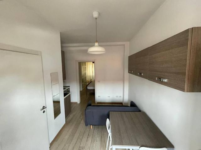 Appartamento in affitto a Municipio 6, Milano