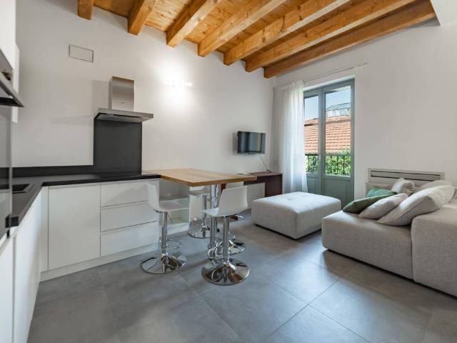 Appartamento in affitto a Municipio 6, Milano