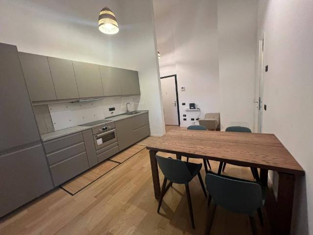 Appartamento in affitto a Municipio 9, Milano