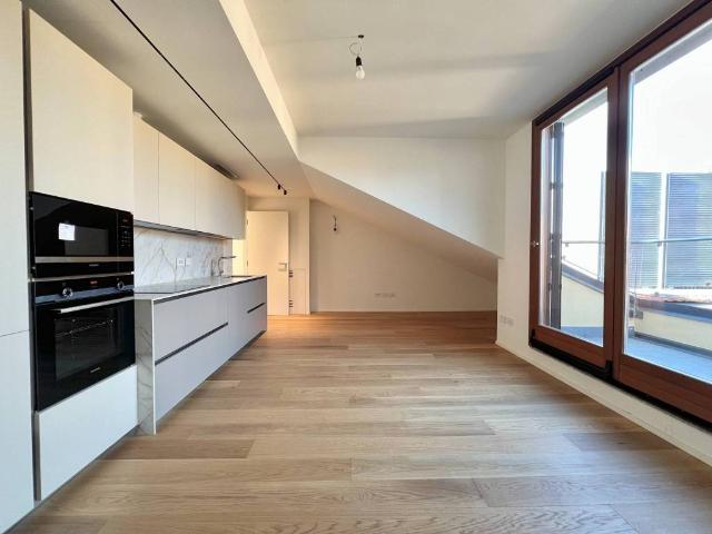 Appartamento in affitto a Centro storico, Milano