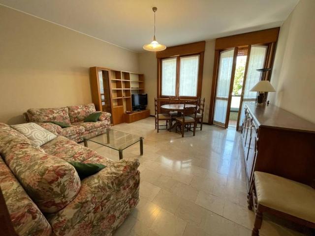 Appartamento in affitto a Municipio 9, Milano