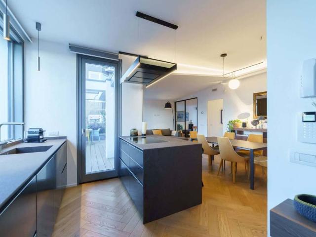 Appartamento in affitto a Municipio 9, Milano