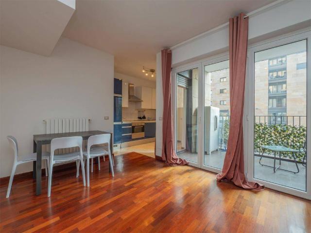 Appartamento in affitto a Municipio 9, Milano