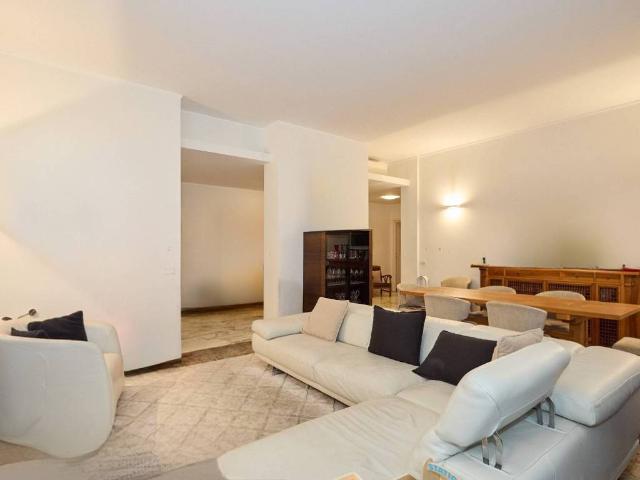 Appartamento in affitto a Centro storico, Milano