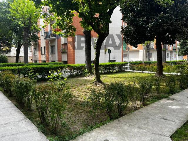 Appartamento in affitto a Municipio 6, Milano