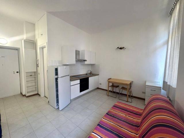 Appartamento in affitto a Centro storico, Milano
