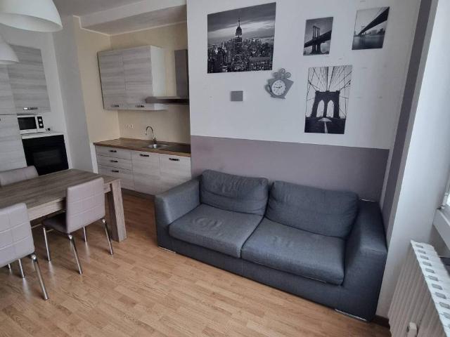 Appartamento in affitto a Municipio 9, Milano