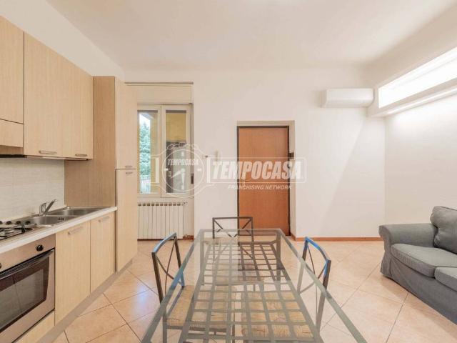 Appartamento in affitto a Municipio 9, Milano
