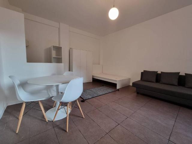 Appartamento in affitto a Municipio 7, Milano