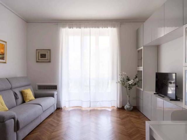 Appartamento in affitto a Municipio 9, Milano