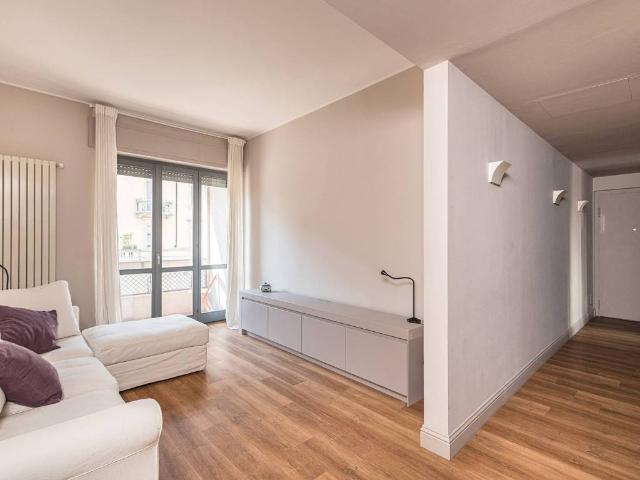 Appartamento in affitto a Municipio 9, Milano
