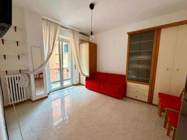 Appartamento in affitto a Municipio 6, Milano