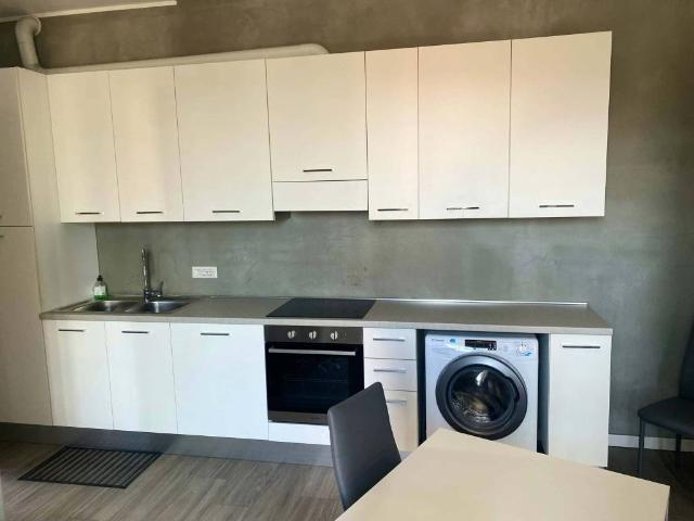 Appartamento in affitto a Municipio 9, Milano