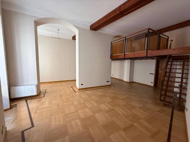 Appartamento in affitto a Duomo, Milano