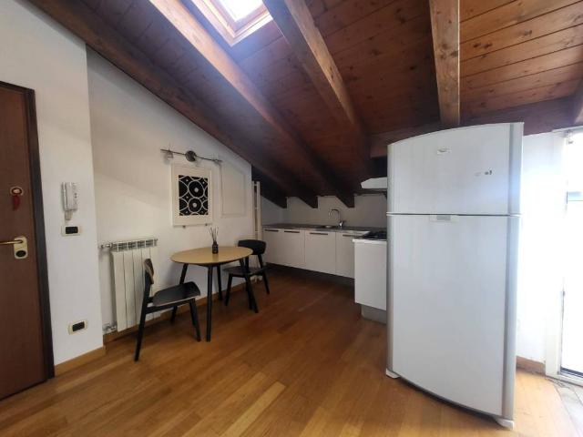 Appartamento in affitto a Centro storico, Milano