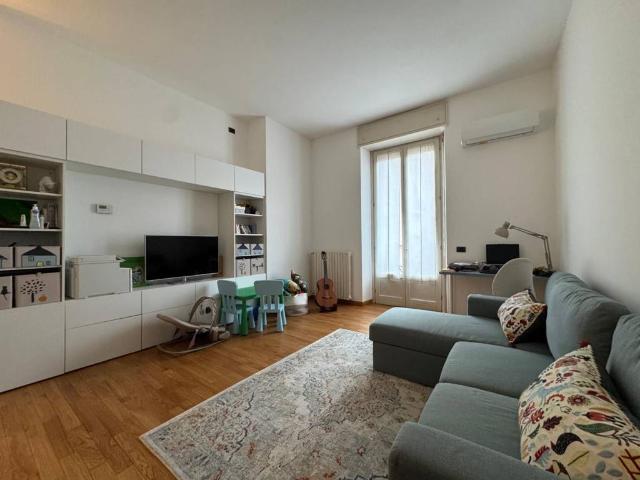 Appartamento in affitto a Municipio 1, Milano