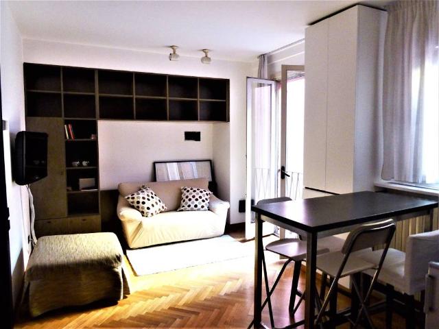 Appartamento in affitto a Municipio 1, Milano