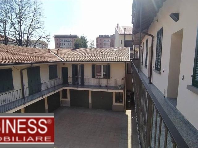 Appartamento in affitto a Municipio 9, Milano