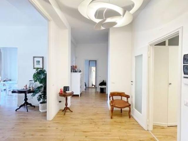 Appartamento in affitto a Quadronno, Milano