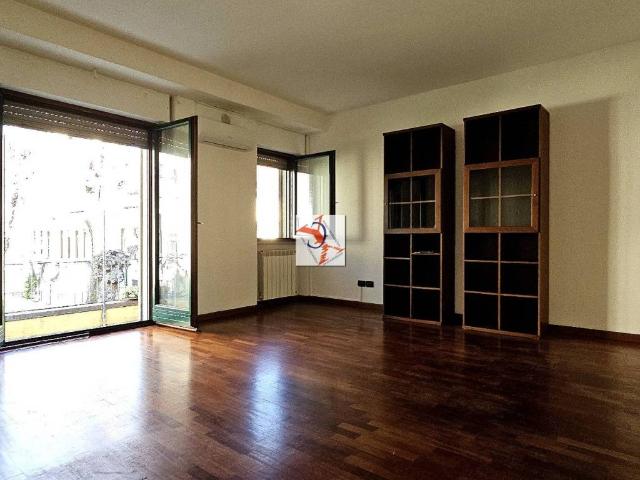Appartamento in affitto a Municipio 9, Milano