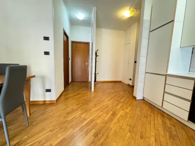Appartamento in affitto a Municipio 7, Milano