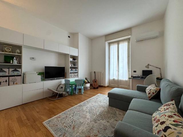 Appartamento in affitto a Municipio 1, Milano