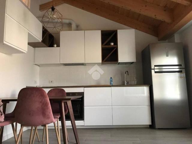 Appartamento in affitto a Municipio 9, Milano